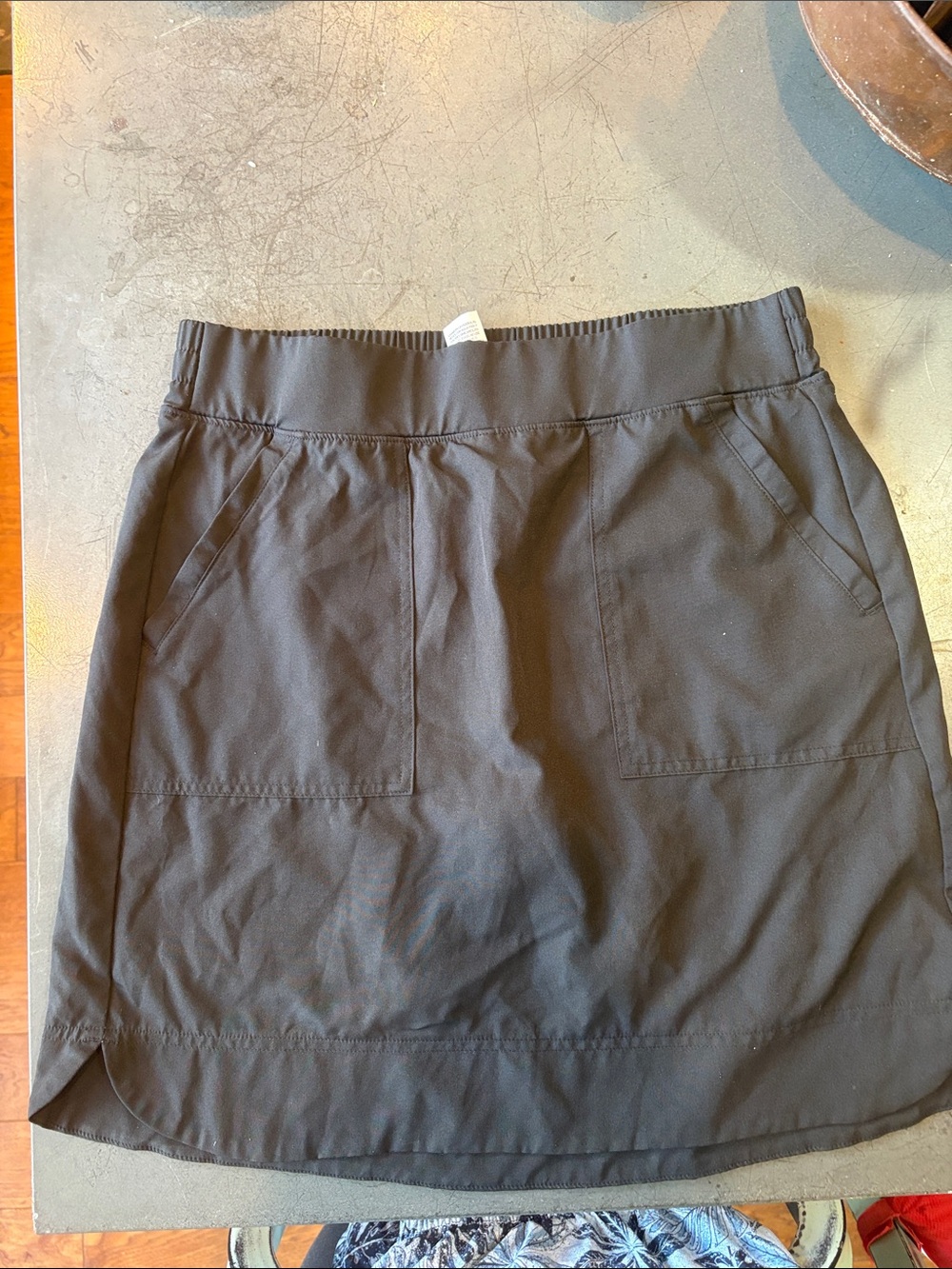 Black athletic Skort